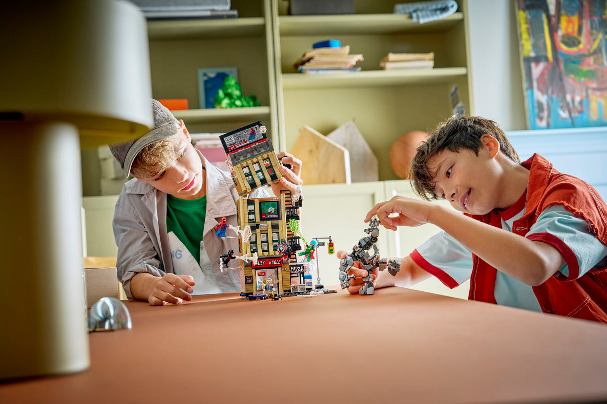 LEGO Super Heroes Spider-Man vs. Mysterio: The Daily Bugle 76342L