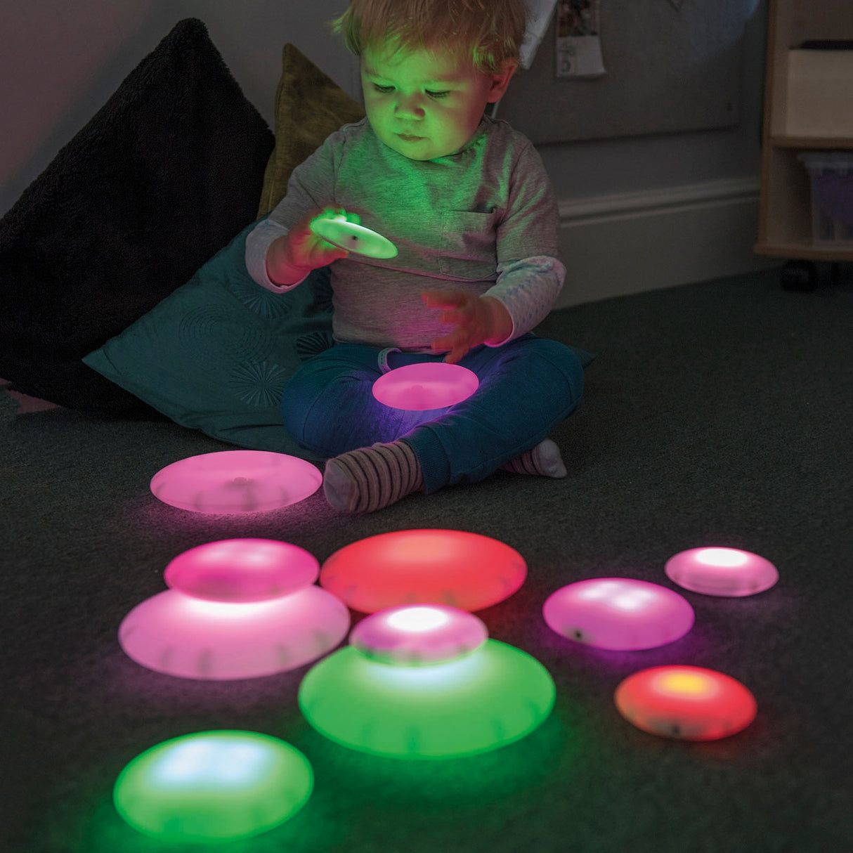 TTS Glow Pebbles 12pk EY11966B