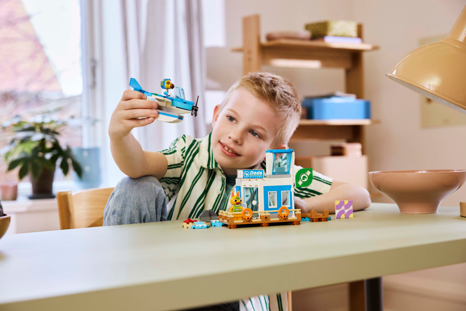 LEGO Animal Crossing Fly with Dodo Airlines 77051L