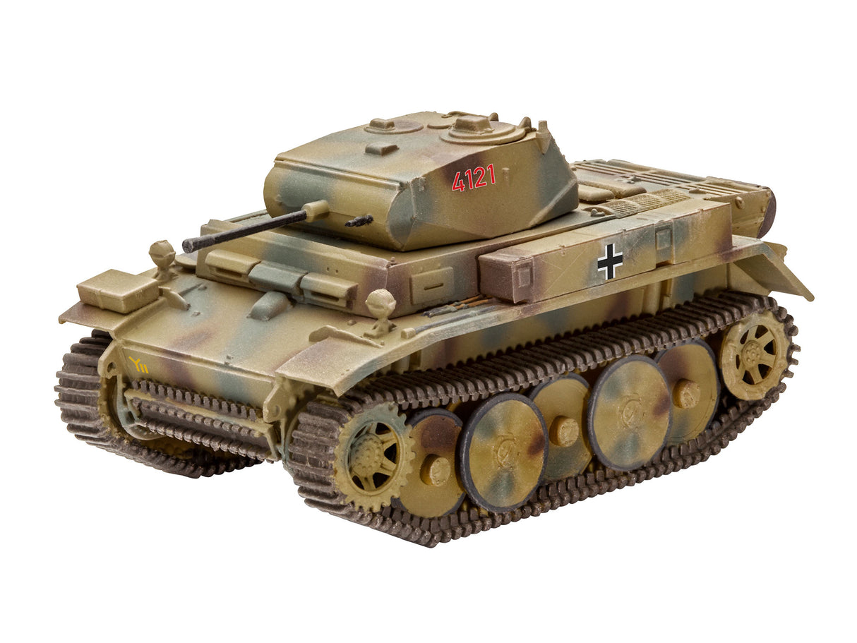 Revell Plastic Model PzKpfw II Ausf.L LUCHS (Sd.Kfz.123) 1:72 03266R