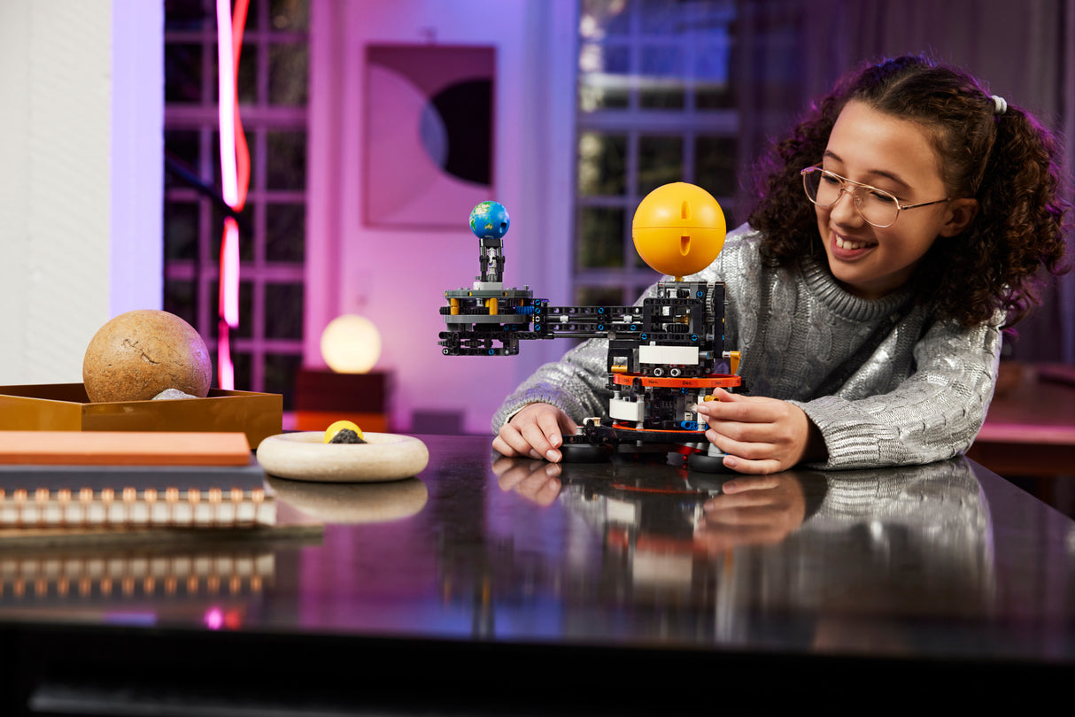 LEGO Technic Planet Earth and Moon in Orbit 42179L