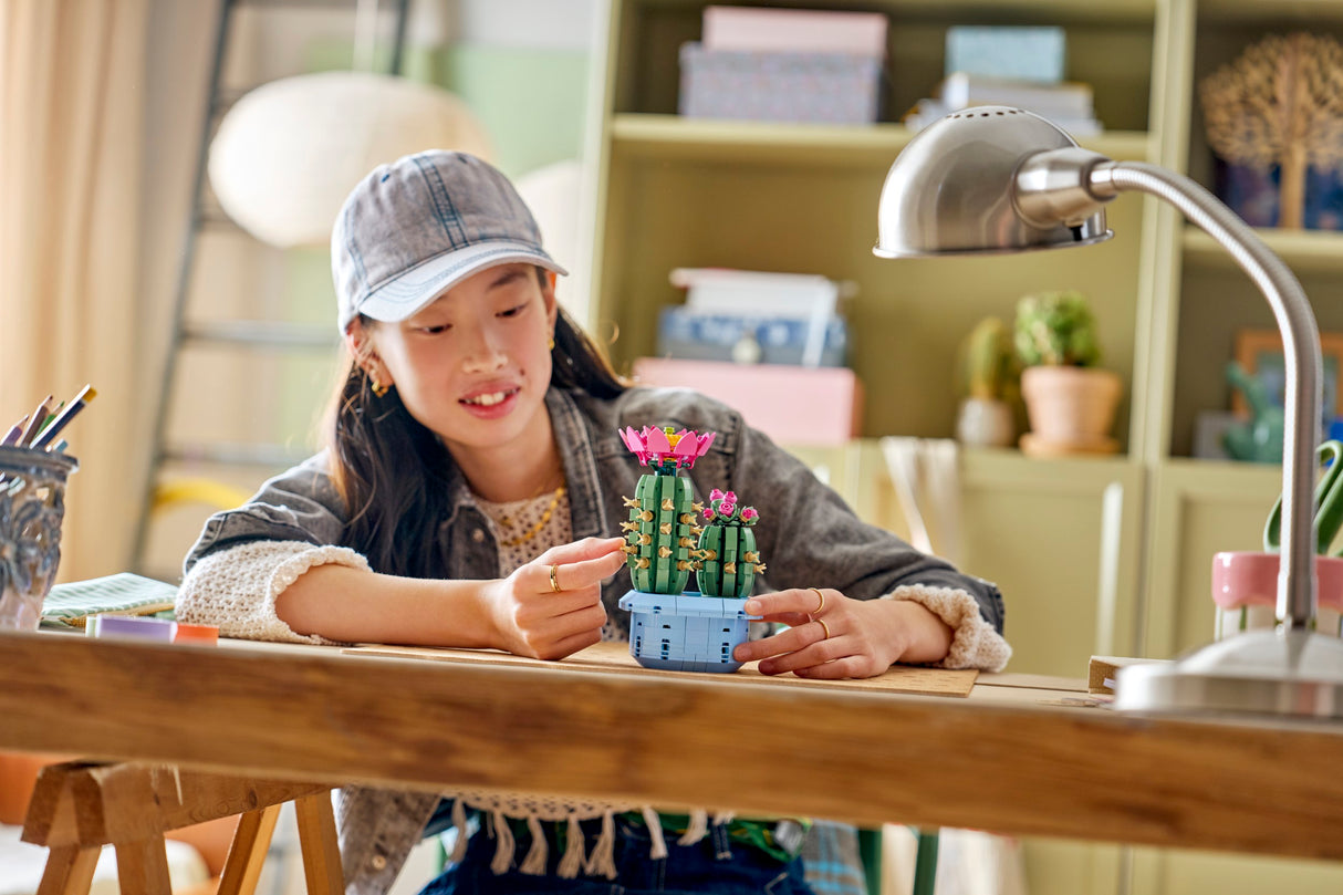 LEGO Botanicals Flowering Cactus 11509L