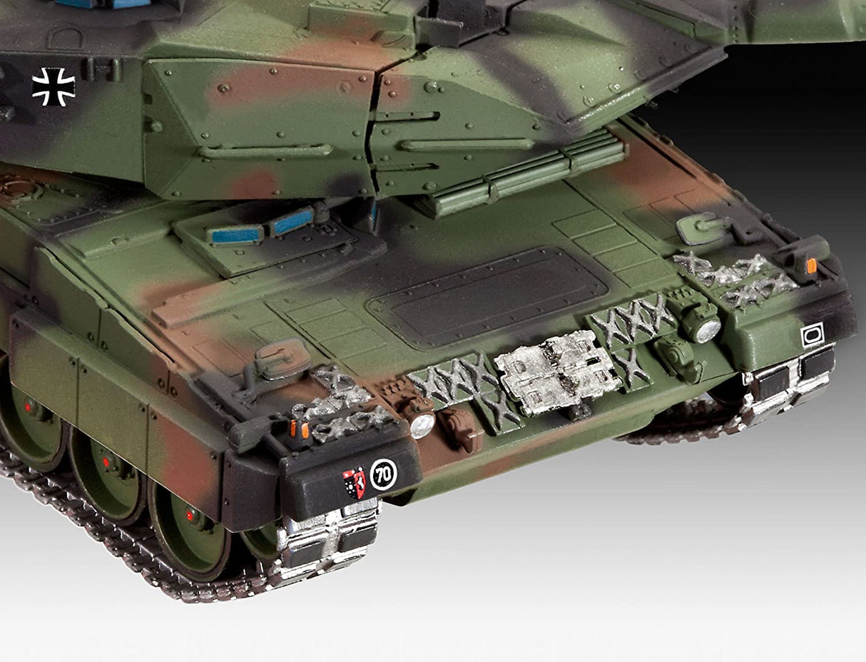 Revell plastic model Leopard 2 A6/A6M 1:72 03180R