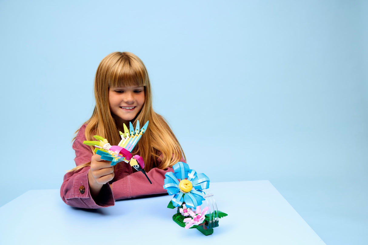 LEGO Creator Wild Animals: Colorful Hummingbird 31384L