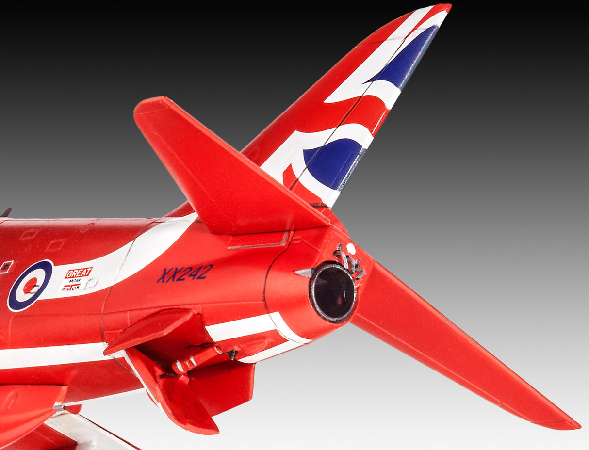 Revell Plastic Model BAe HAWK T.1 RED ARROWS 1:72 04921R