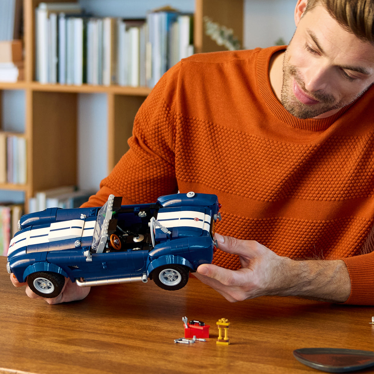 LEGO Icons Shelby Cobra 427 S/C 10357L