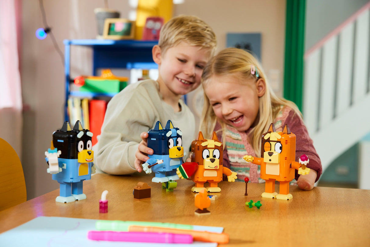 LEGO Bluey Brick-Built Bluey Family 11217L