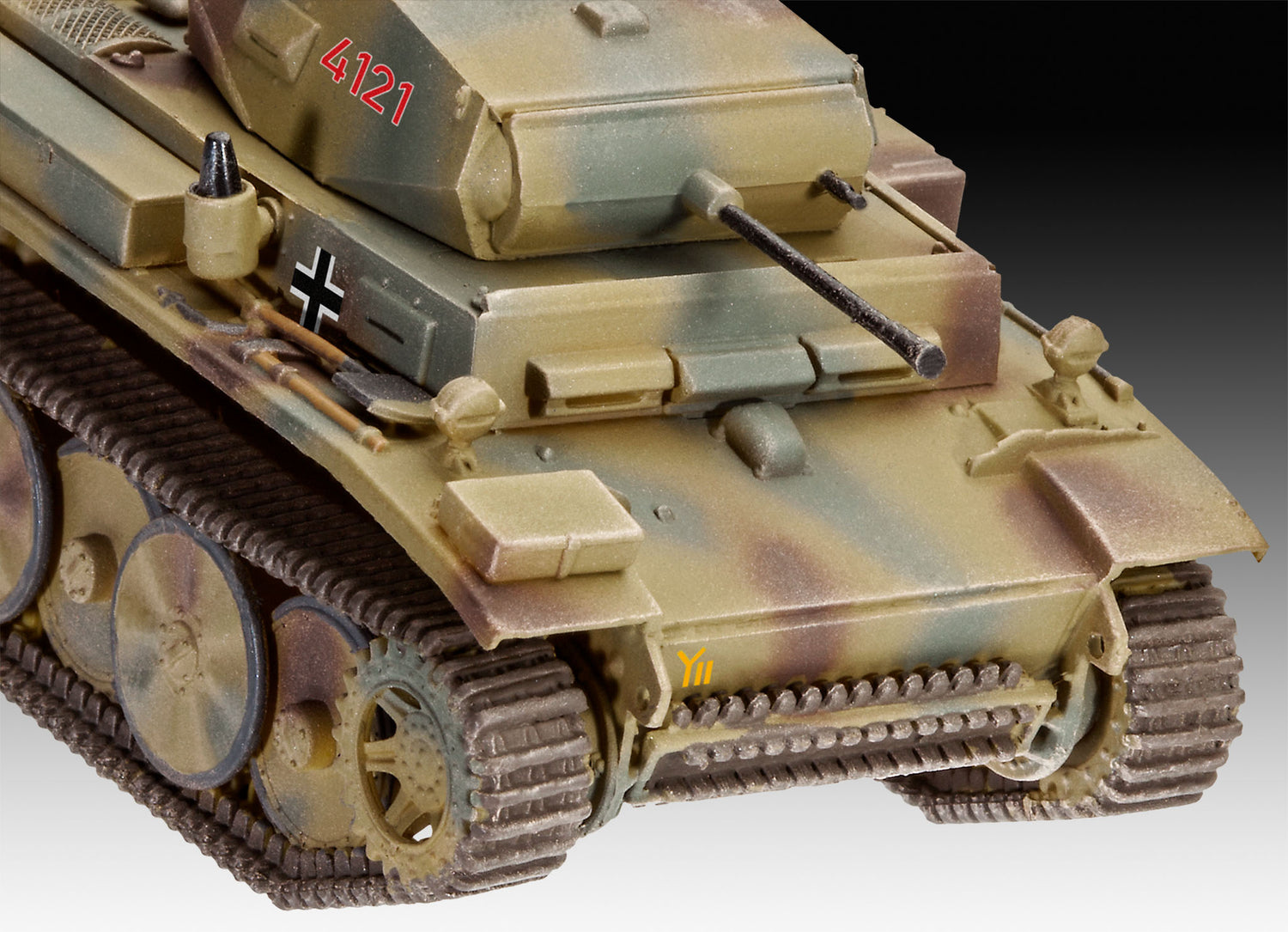 Revell Plastic Model PzKpfw II Ausf.L LUCHS (Sd.Kfz.123) 1:72 03266R