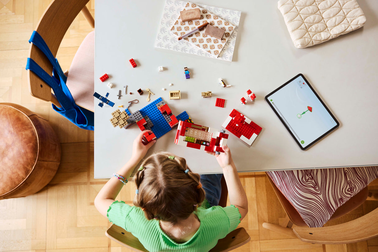 LEGO Minecraft The Mooshroom House 21270L