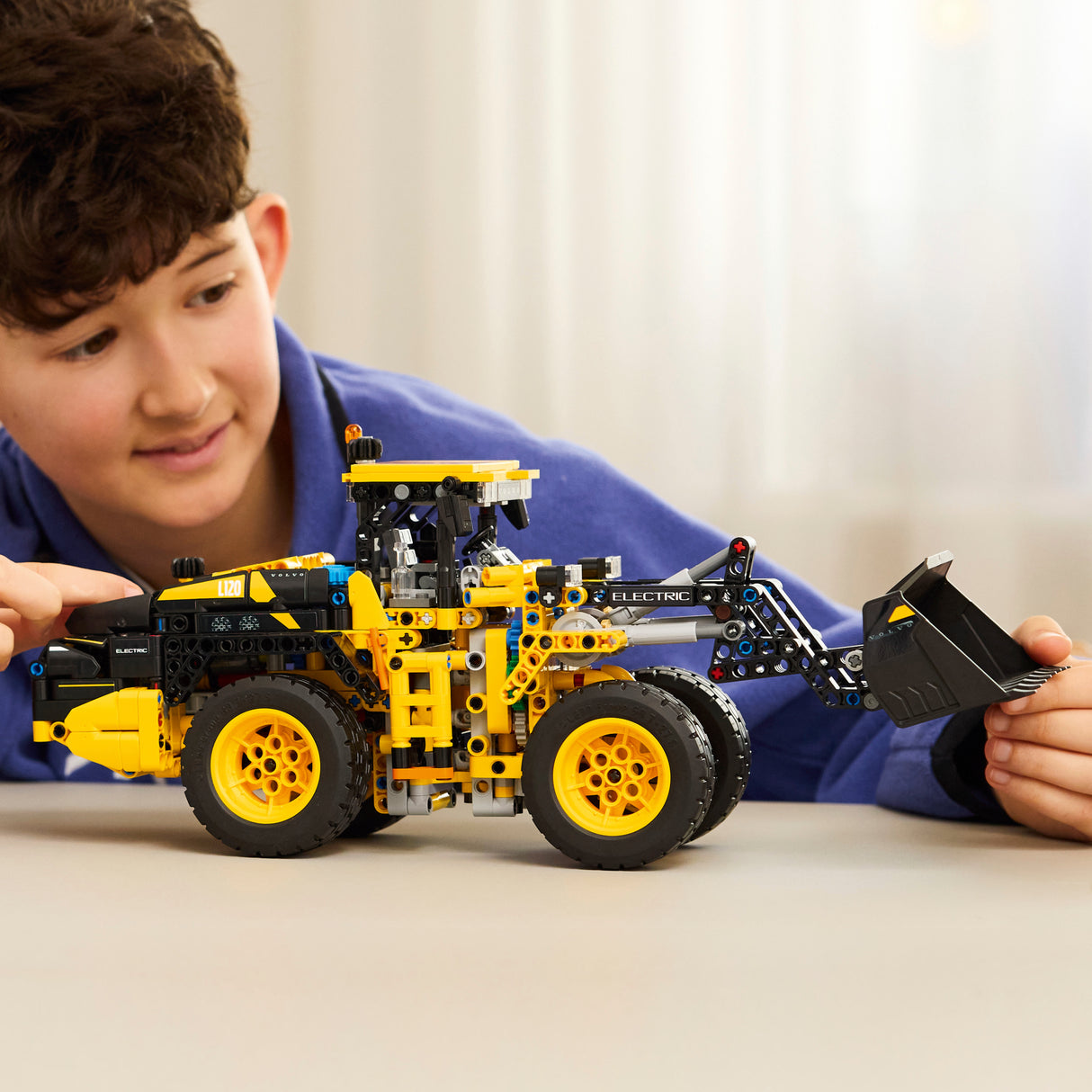 LEGO Technic Volvo l120 Electric Wheel Loader
 42209L