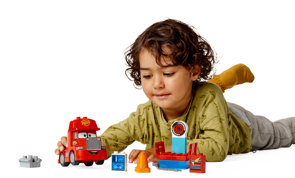 LEGO DUPLO Mack at the Race 10417L