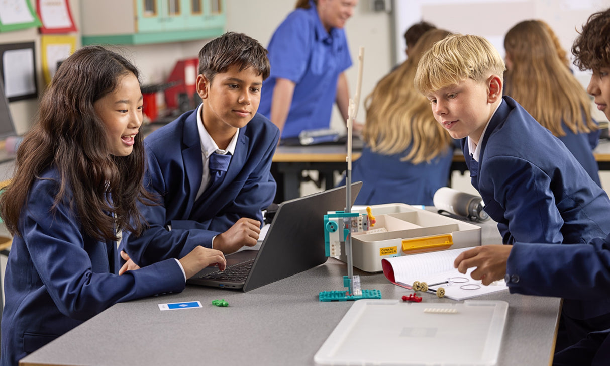 LEGO Education Computer Science & AI Kit: Year 7-9 45522L