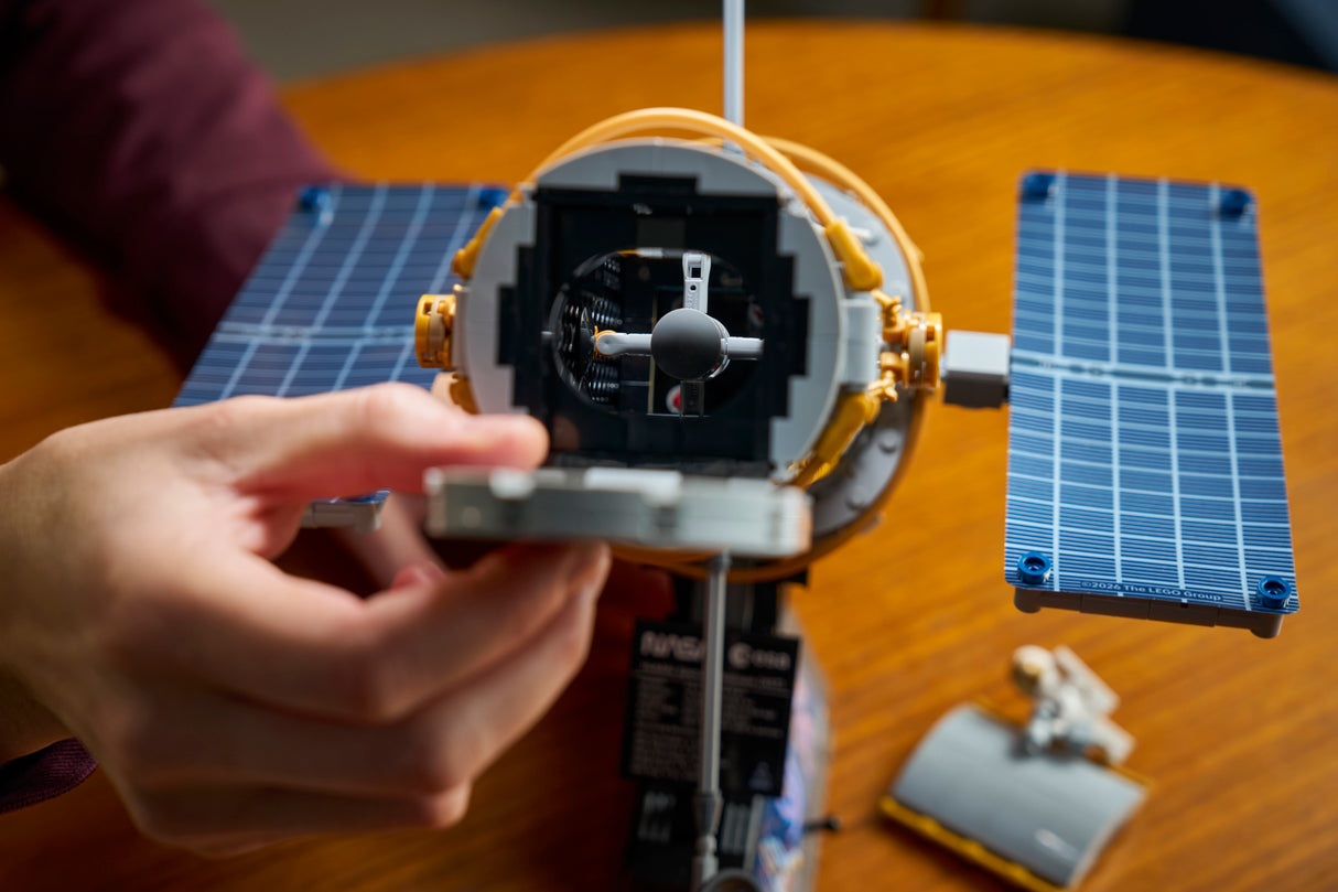 LEGO Icons Hubble Space Telescope 11382L