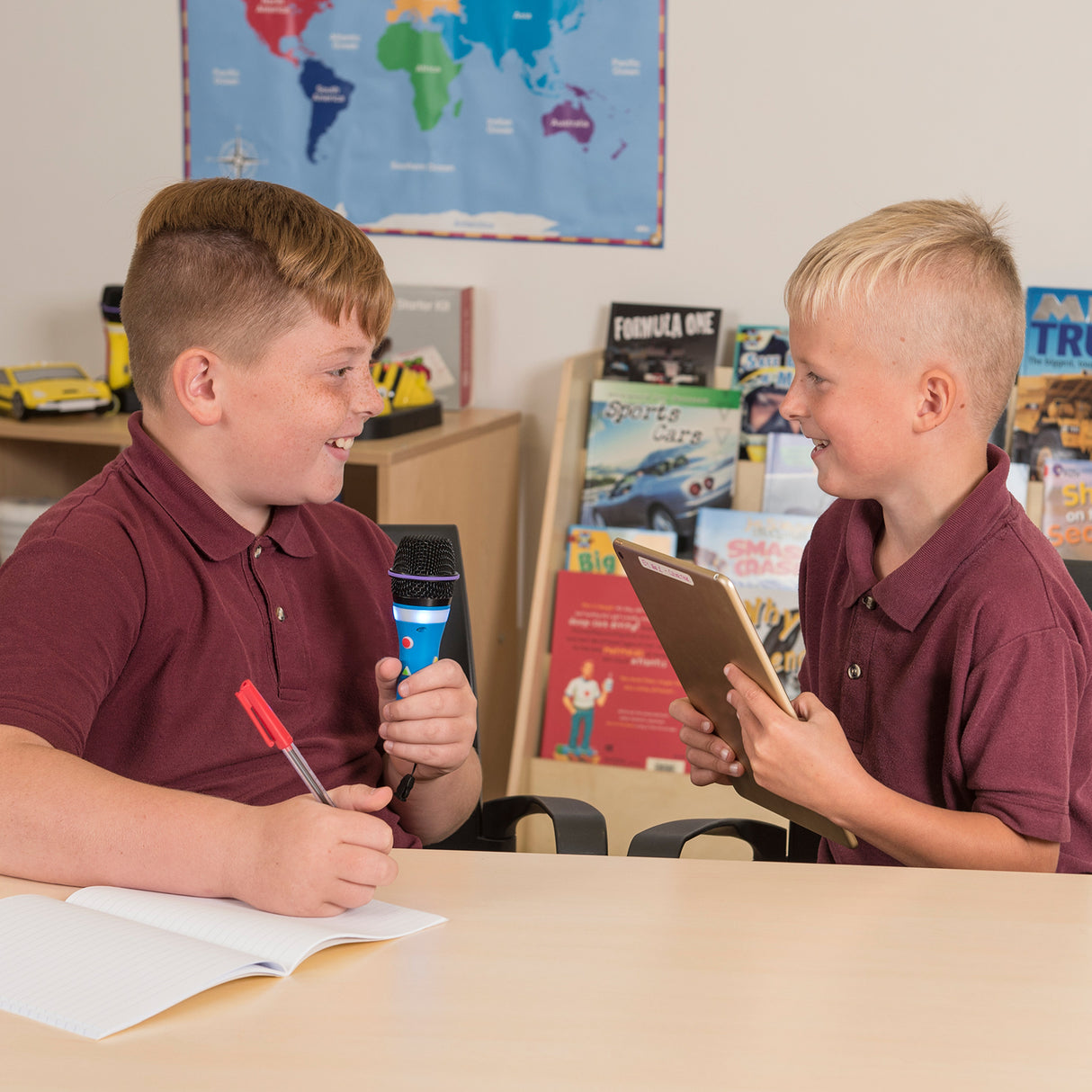 TTS Easi-Speak Recordable Bluetooth Rainbow Microphones 6pk IT10093B