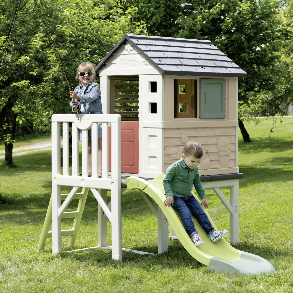 Smoby Playhouse On Stilts + Slide 810802S
