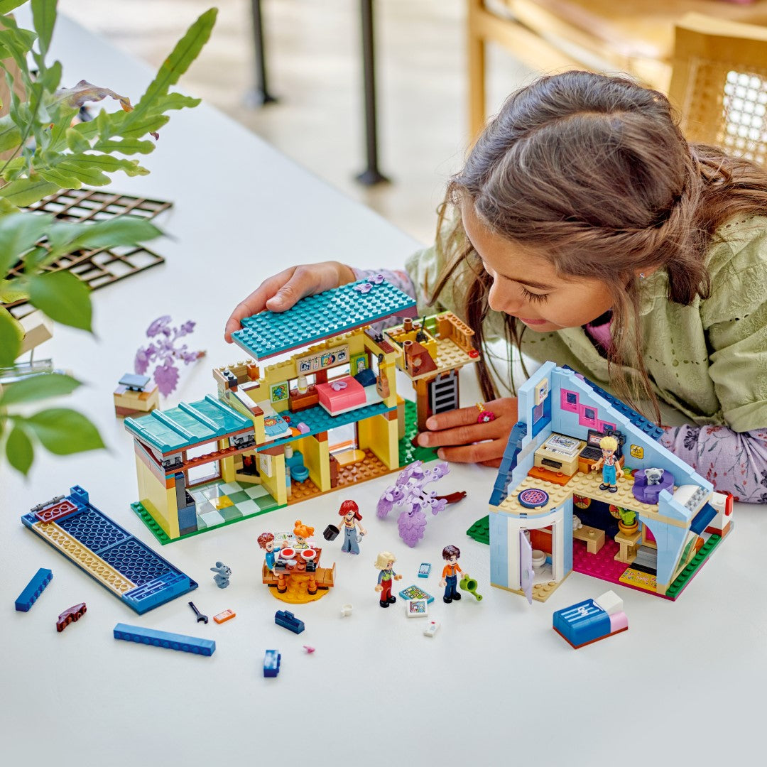 LEGO Friends Olly and Paisley's Family Houses 42620L