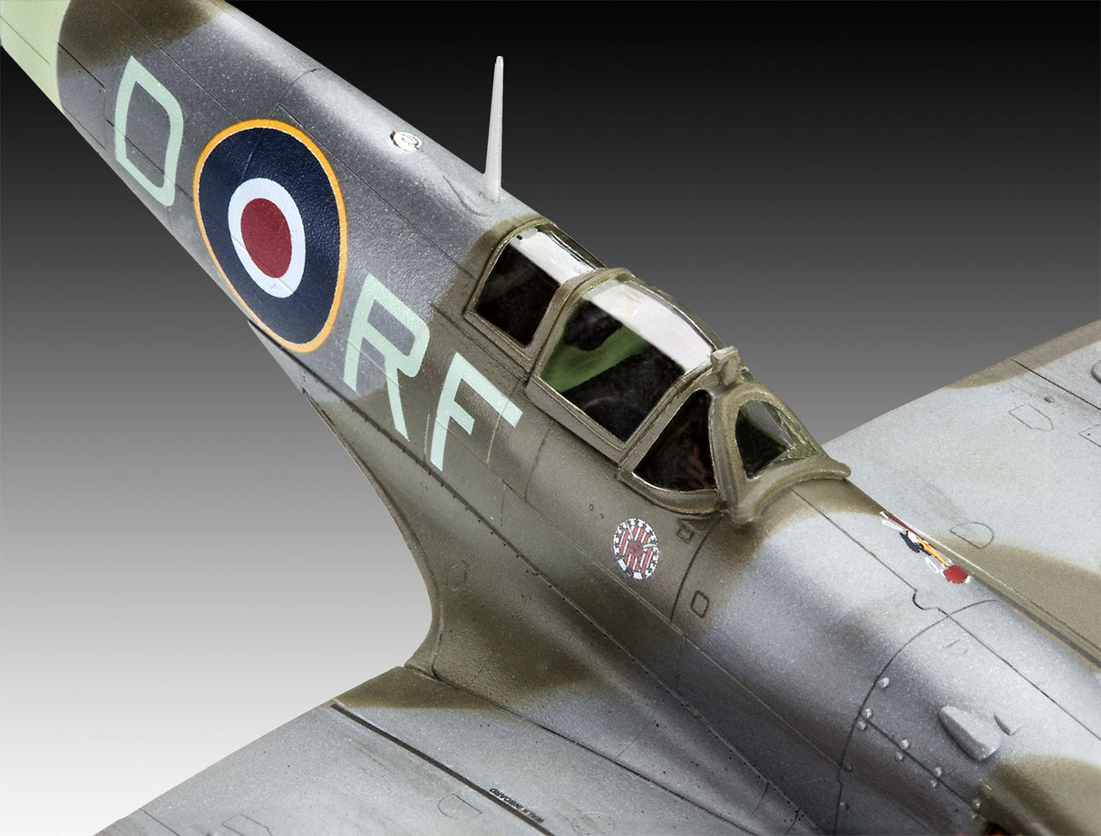 Revell plastic model Supermarine Spitfire Mk.Vb 1:72 03897R
