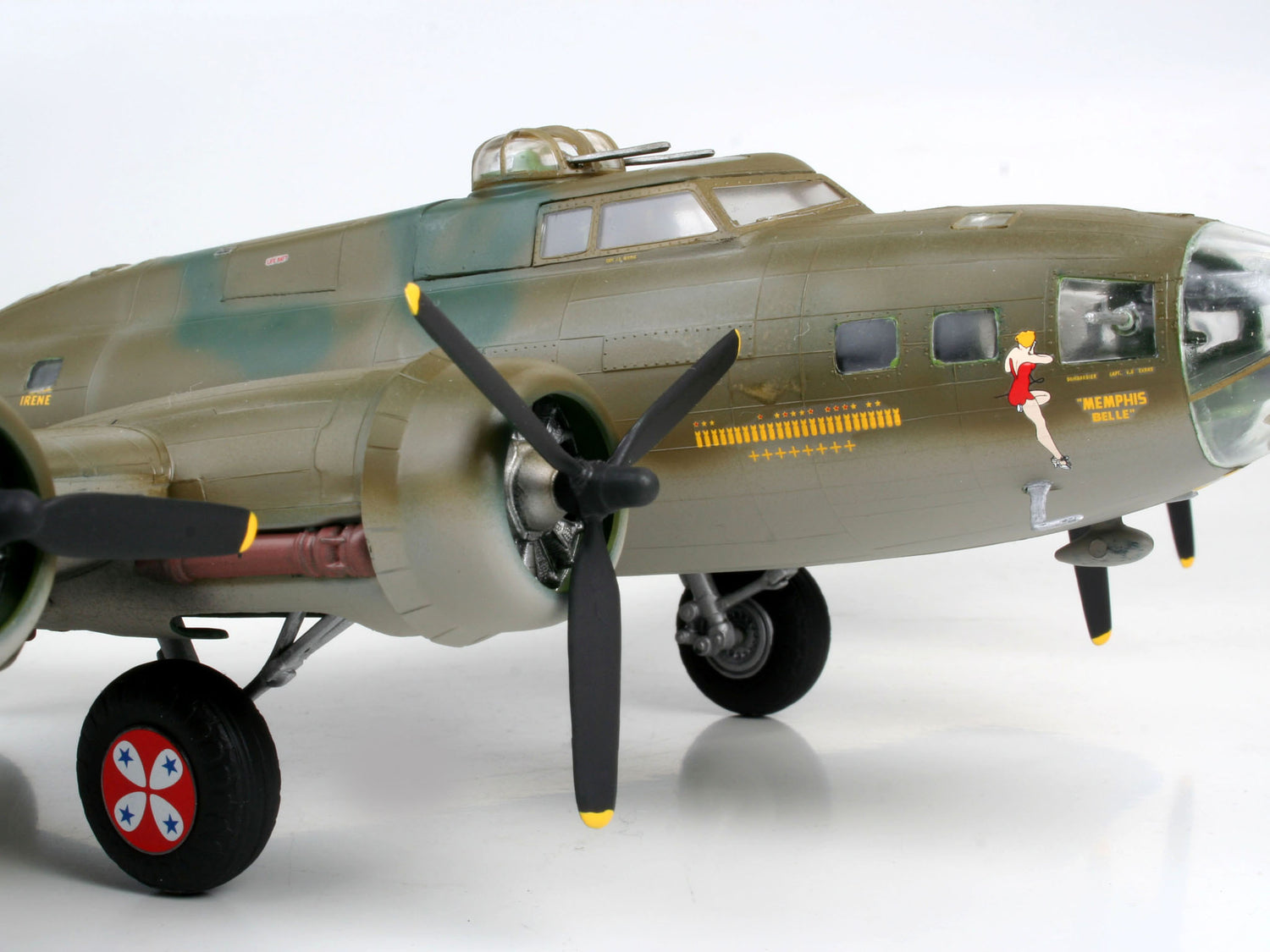 Revell plastic model B-17F Memphis Belle 1:48 04297R