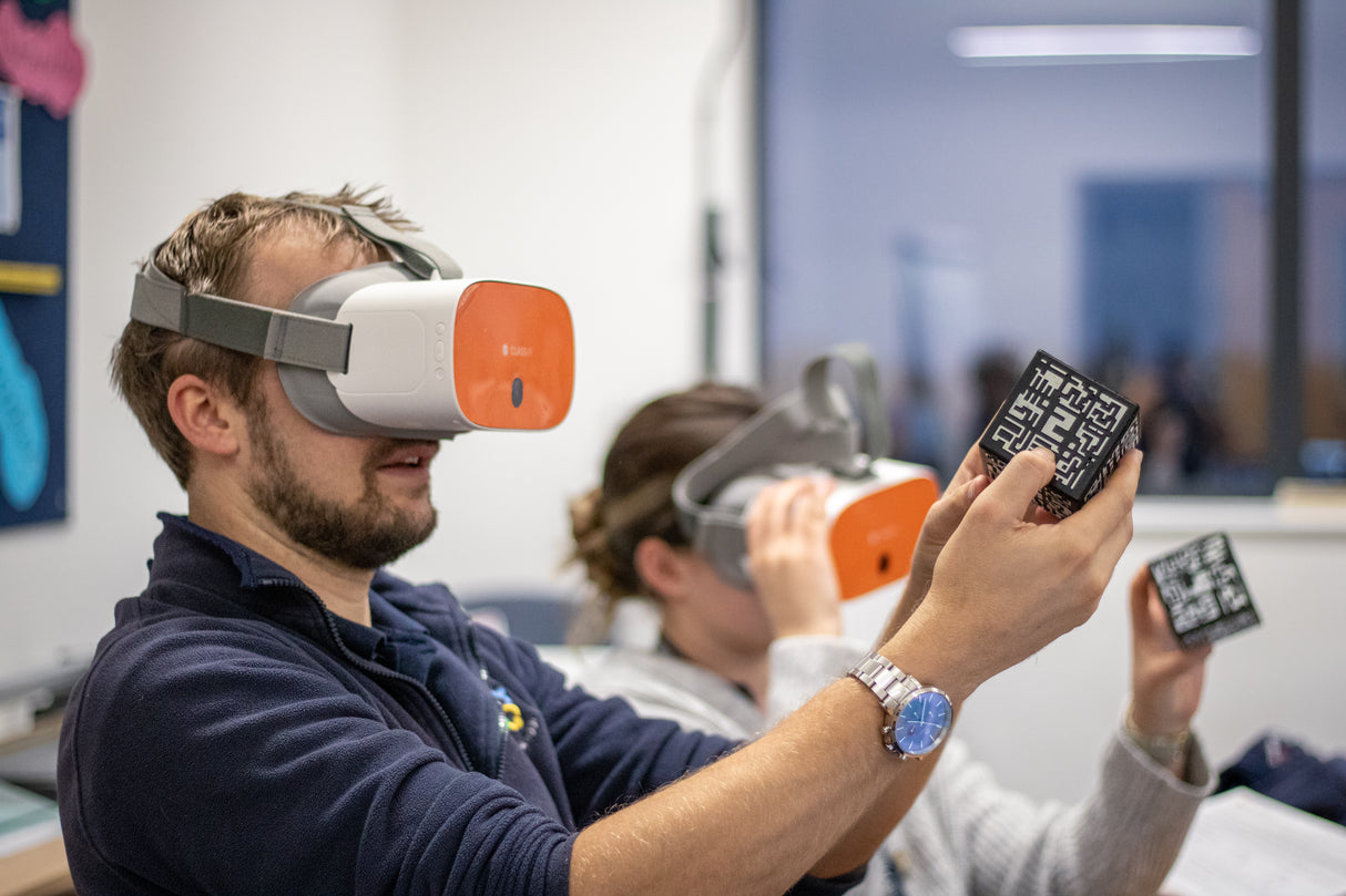 ClassVR Xplorer Set of 4 including 4 Controllers CVR3128-CRS-4