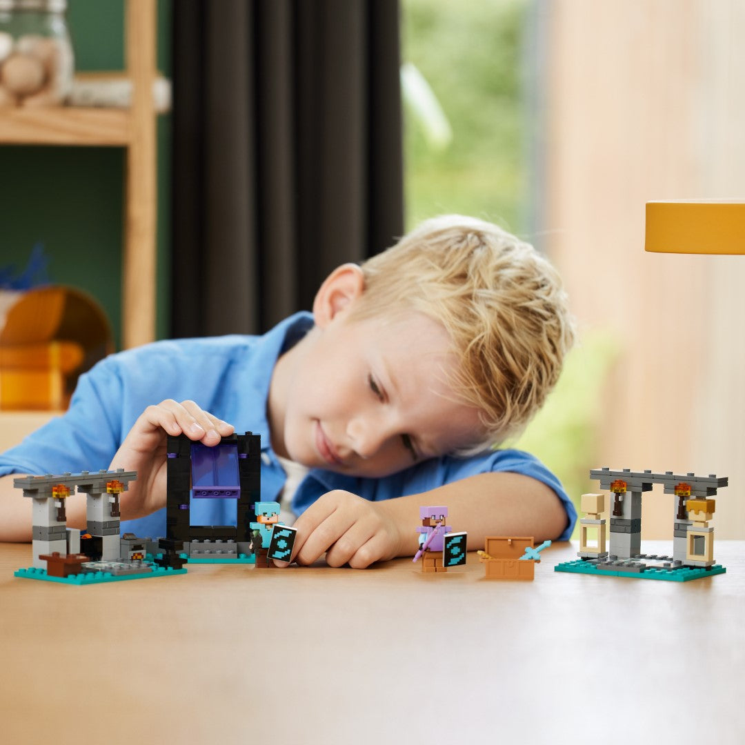 LEGO Minecraft The Armory 21252L