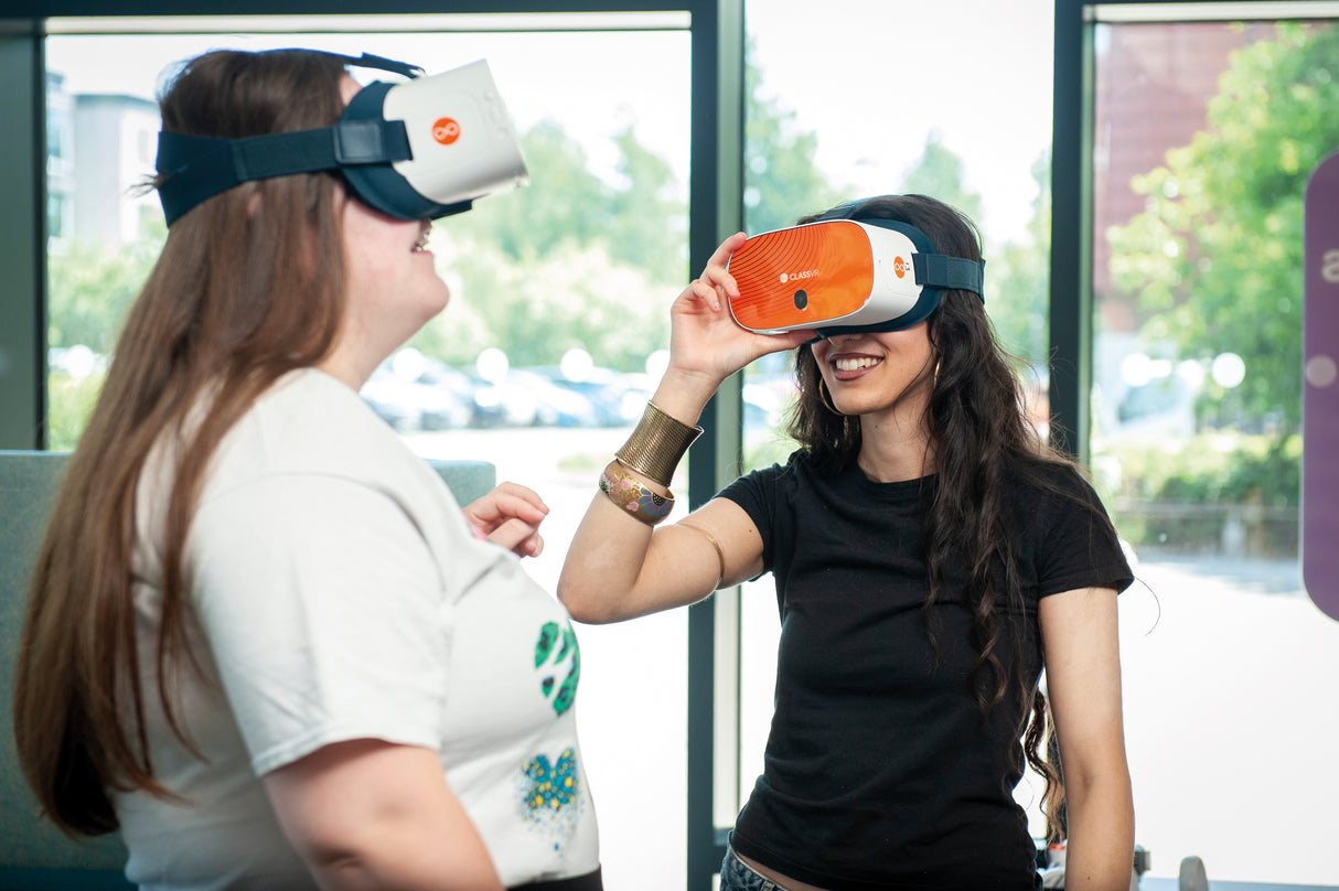 ClassVR Xplorer Set of 30 including 30 Controllers CVR3128-CRS2-30