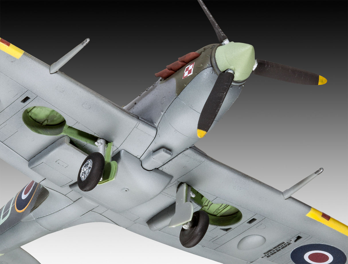 Revell plastic model Supermarine Spitfire Mk.Vb 1:72 03897R