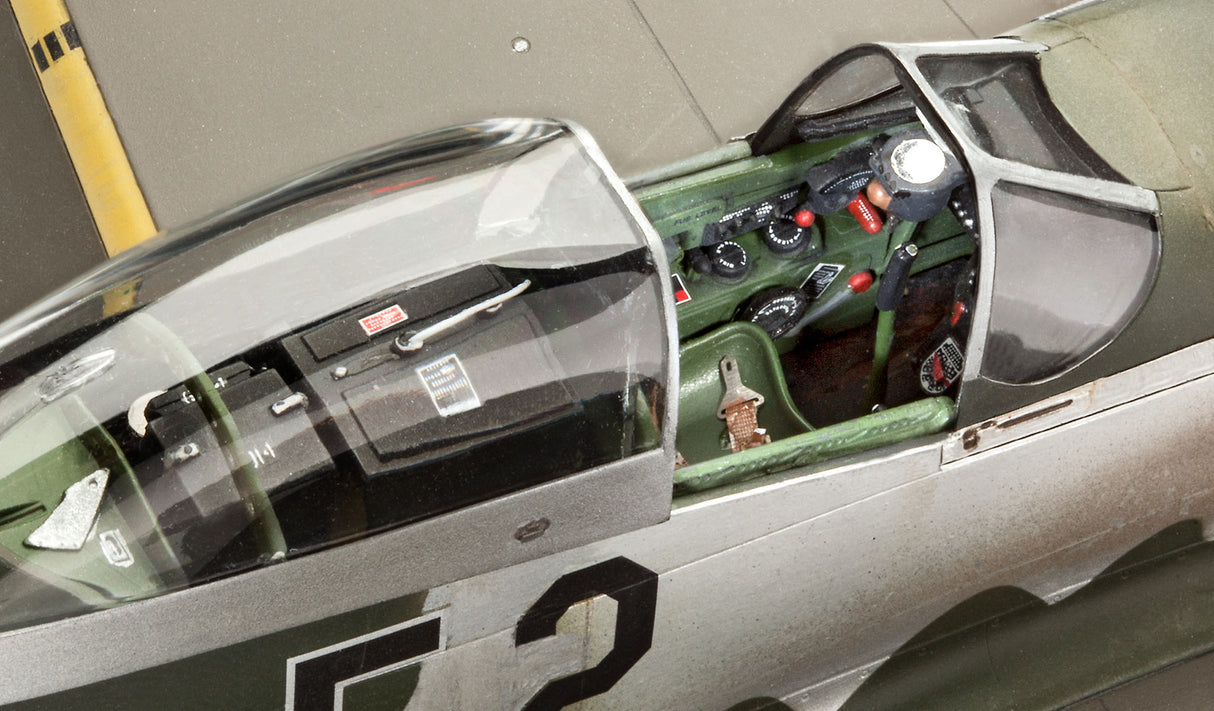 Revell Plastic Model P-51D-5NA Mustang (early version) 1:32 03944R