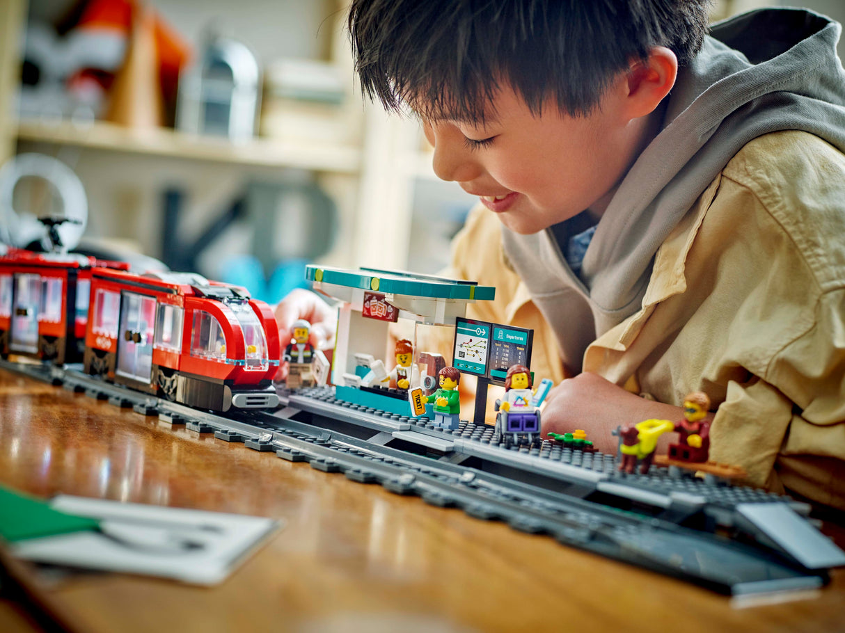 LEGO City Downtown Streetcar and Station 60423L
