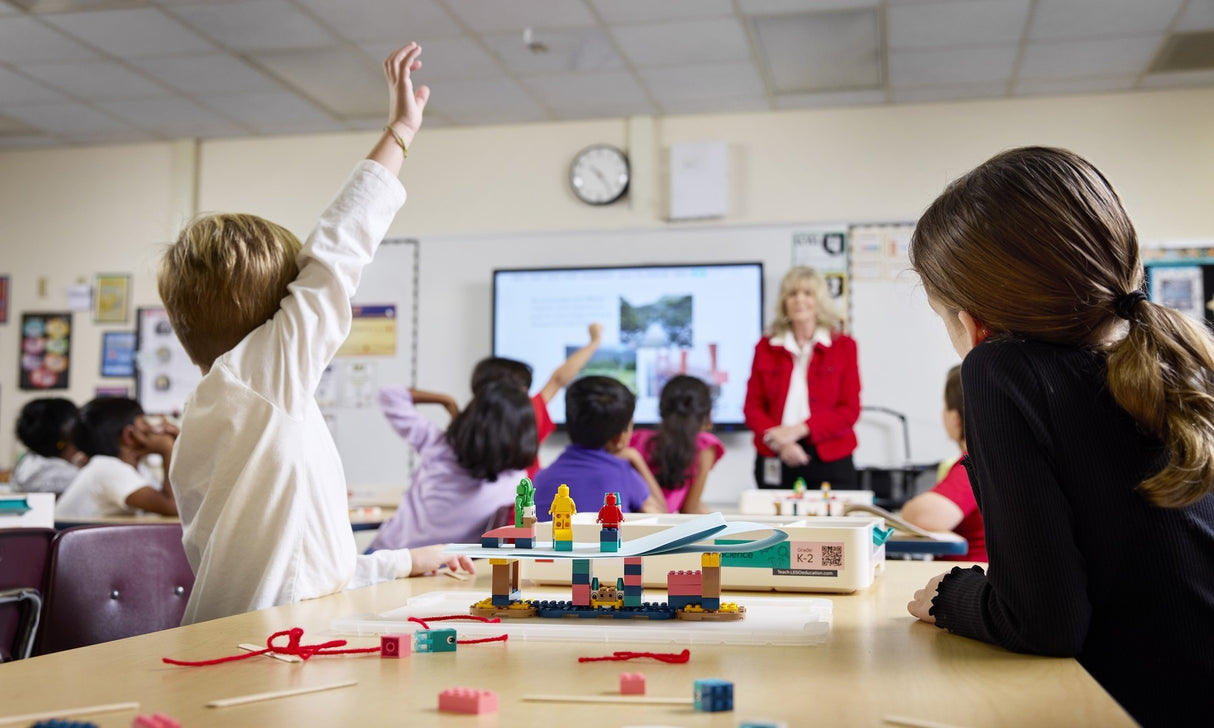 LEGO Education Science Classroom Bundle 6 kits: Year 1-3 5009019