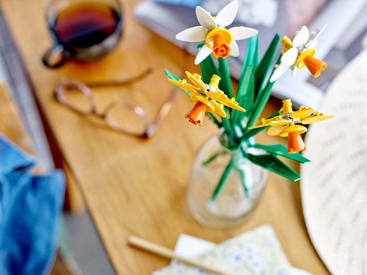 LEGO Daffodils 40747L