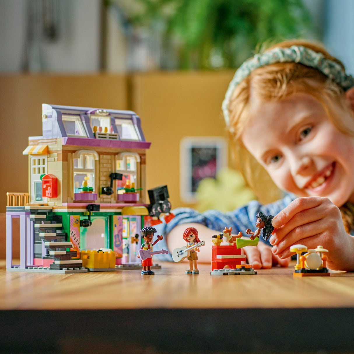 LEGO Friends Music Store & Apartment 42653L