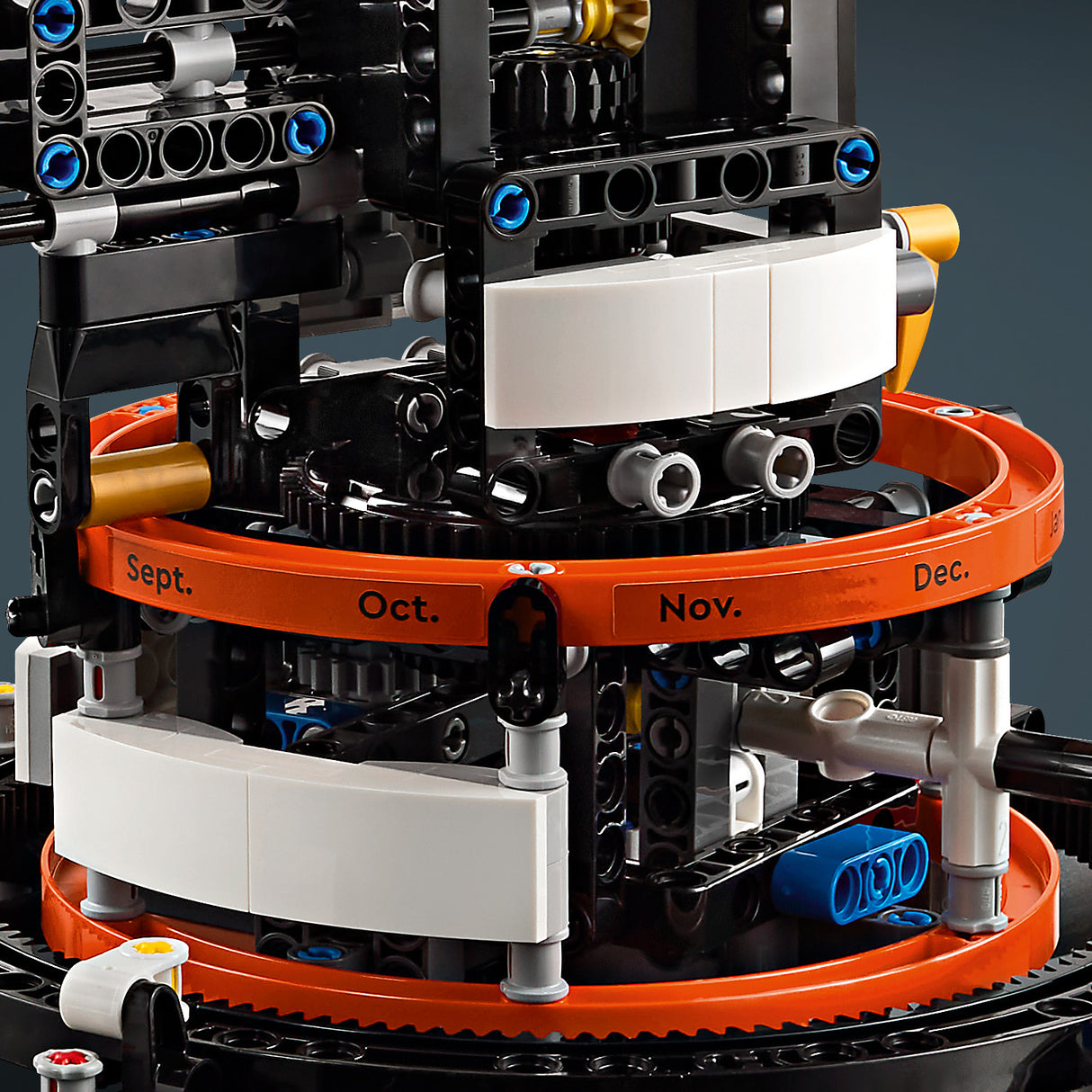 LEGO Technic Planet Earth and Moon in Orbit 42179L