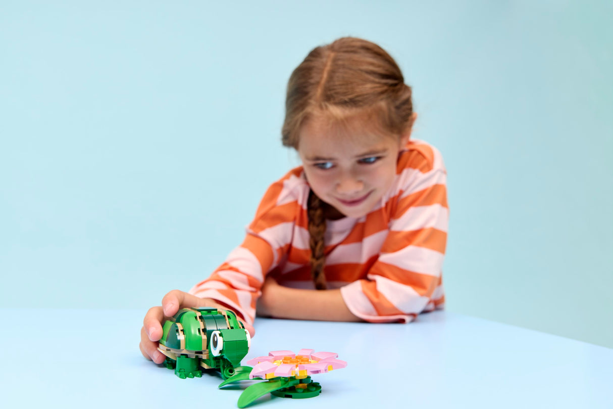 LEGO Creator Turtle with a Water Lily Flower 31377L