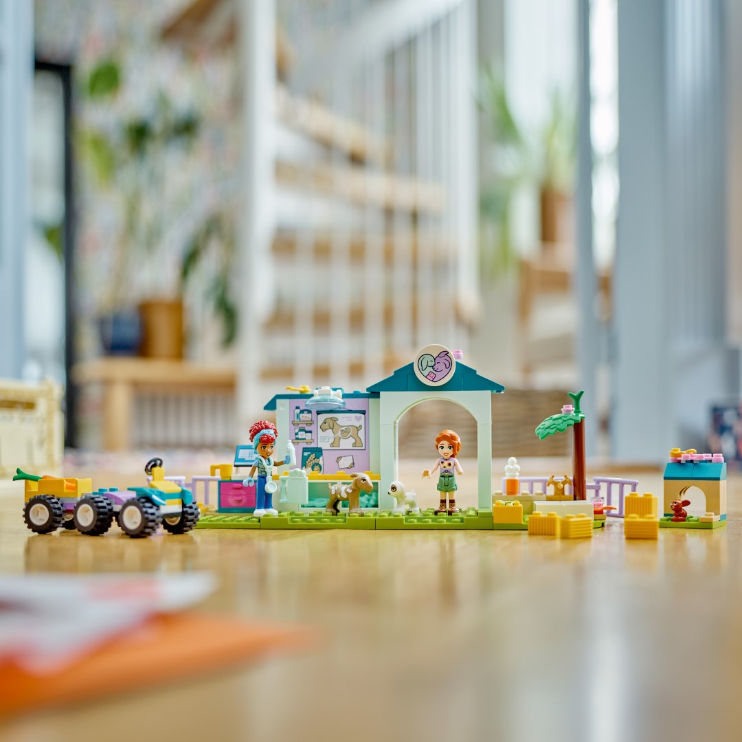 LEGO Friends Farm Animal Vet Clinic 42632L