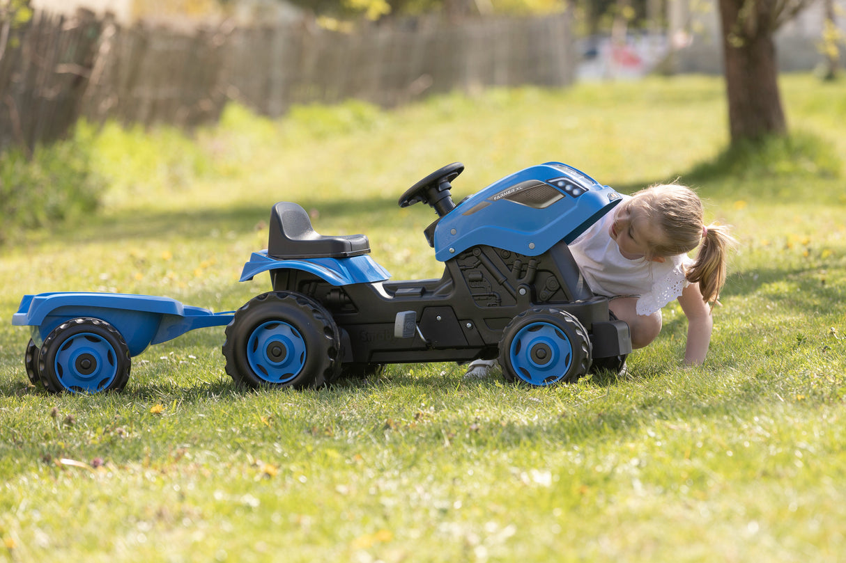 Smoby Traktor Blue Farmer XL with a Trolley 710129S