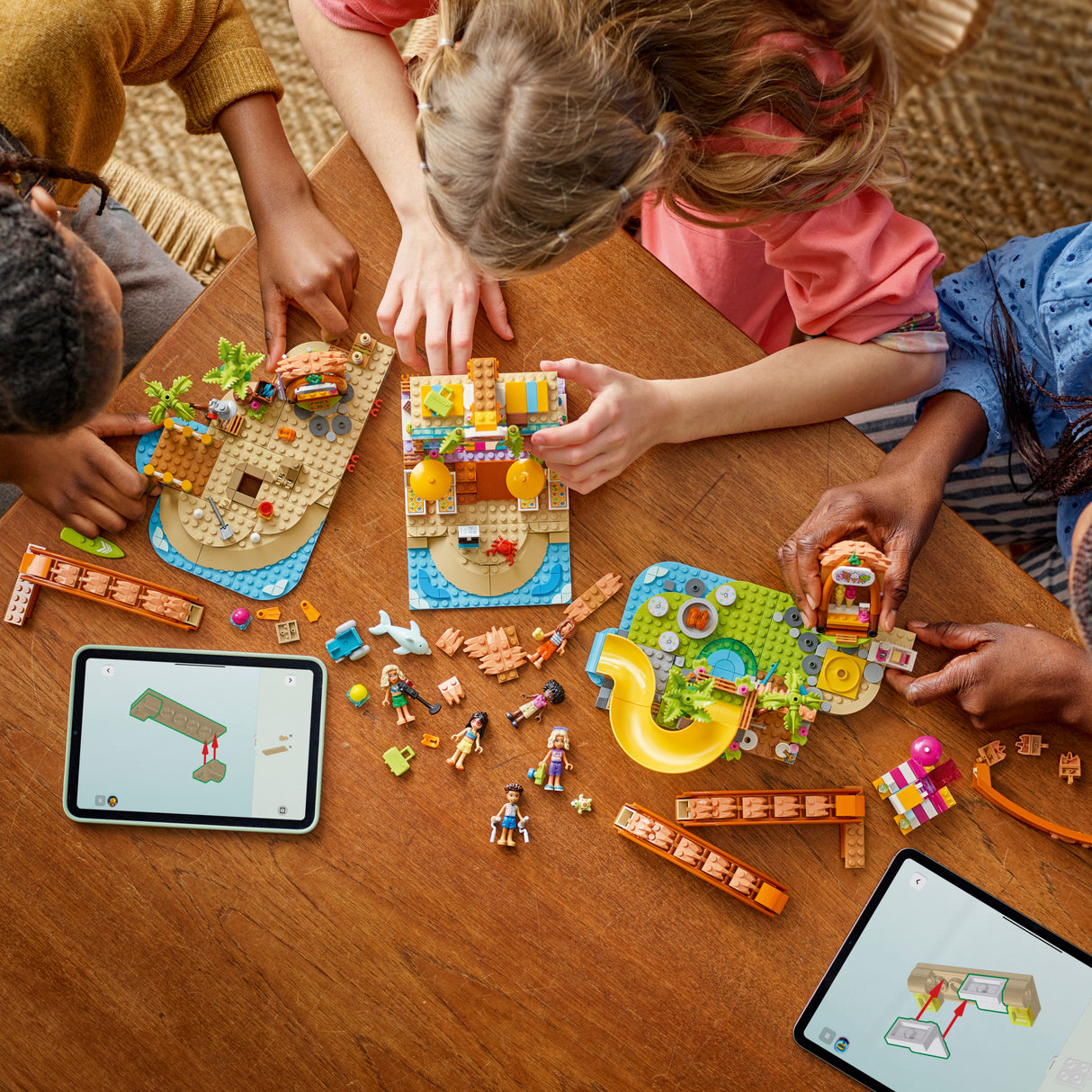 LEGO Friends Family Vacation Beach Resort
 42673L