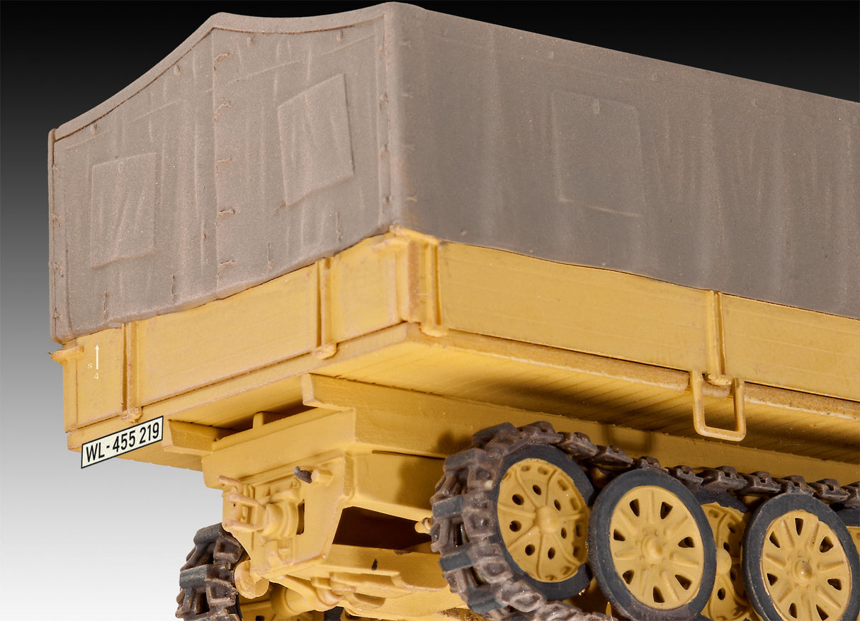 Revell Plastic Model Sd.Kfz. 7 1:72 03263R