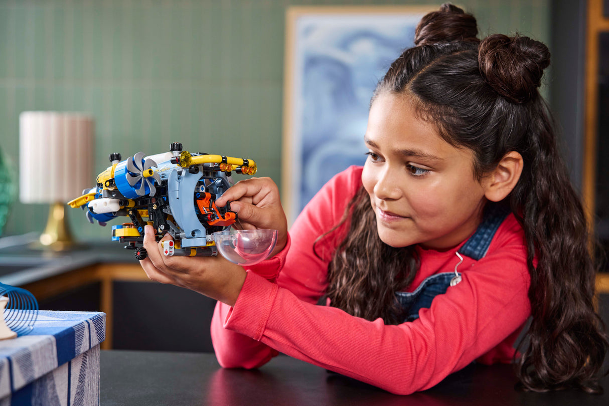 LEGO Technic Deep-Sea Research Submarine 42201L