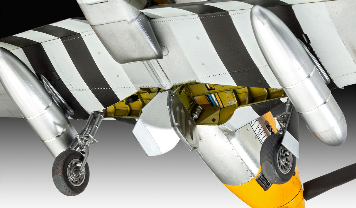 Revell Plastic Model P-51D-5NA Mustang (early version) 1:32 03944R