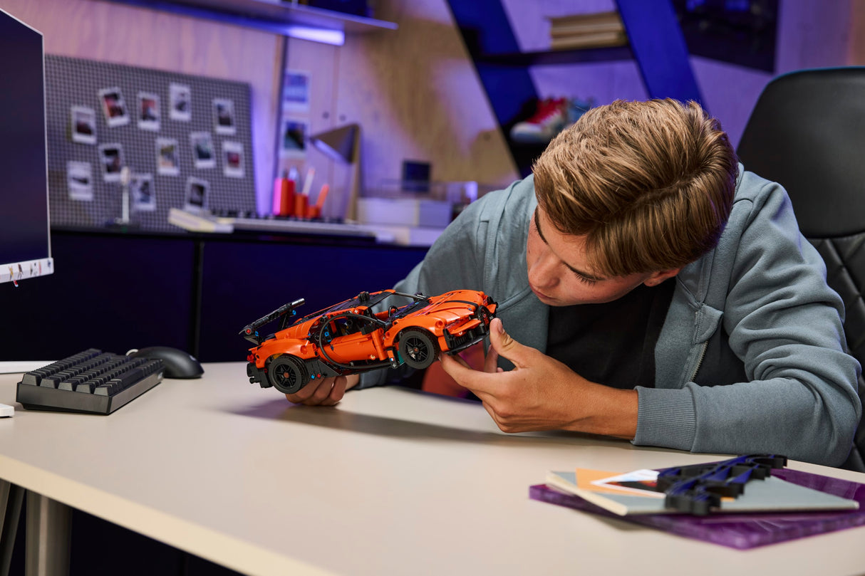 LEGO Technic Bugatti Chiron Pur Sport Hypercar 42222L