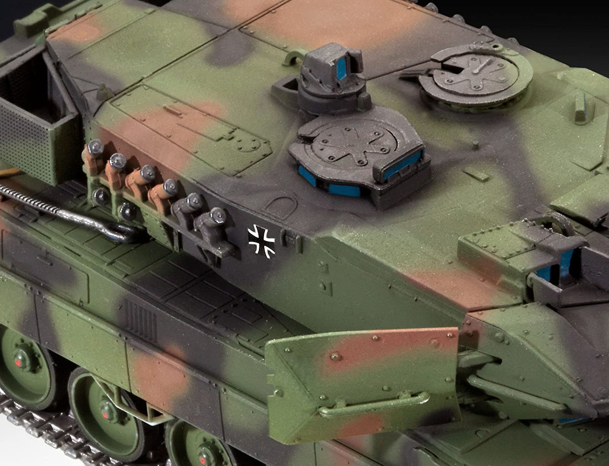 Revell plastic model Leopard 2 A6/A6M 1:72 03180R