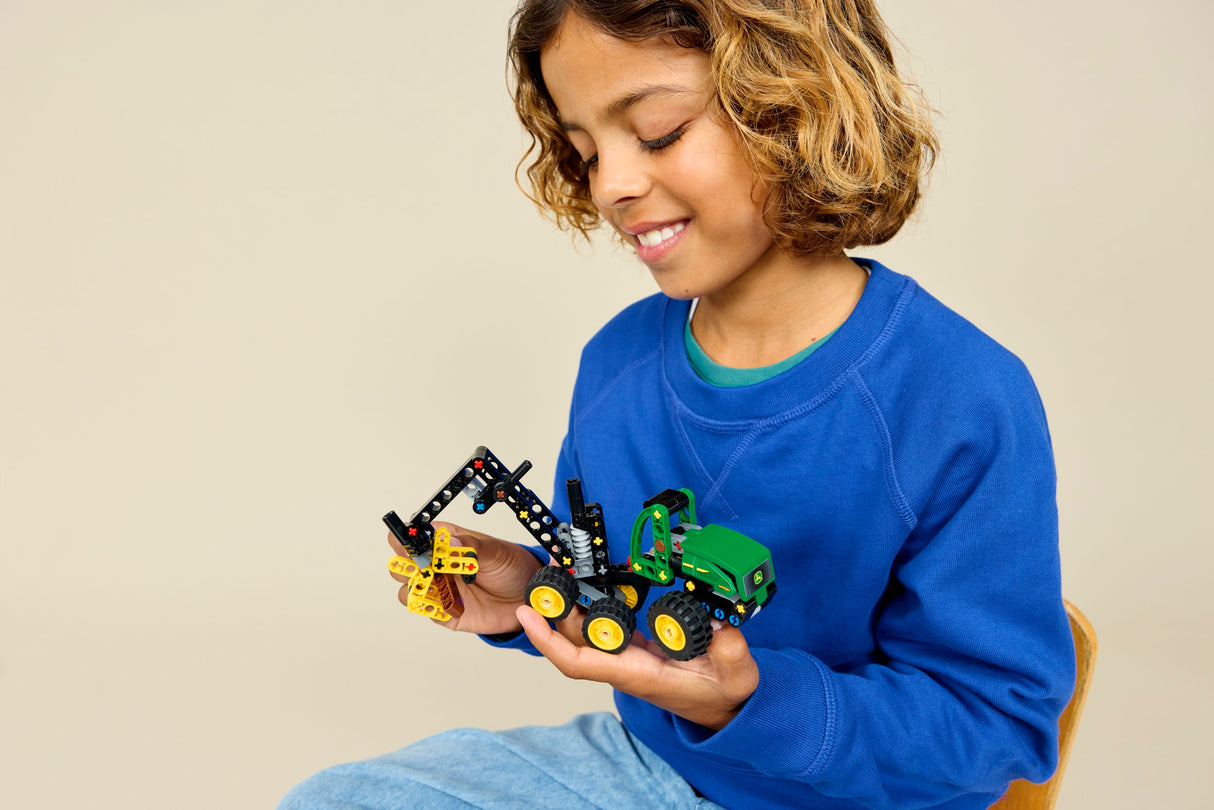 LEGO Technic John Deere 1470H Wheeled Harvester 42218L
