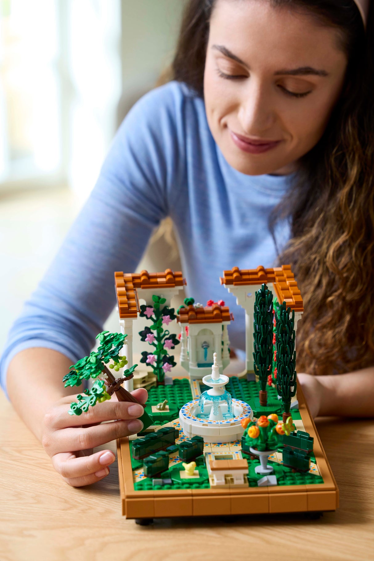 LEGO Icons Fountain Garden 10359L