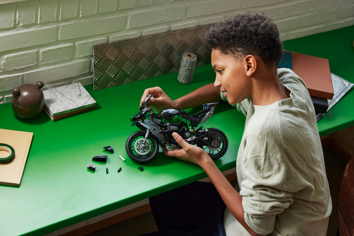 LEGO Technic Kawasaki Ninja H2R Motorcycle 42170L