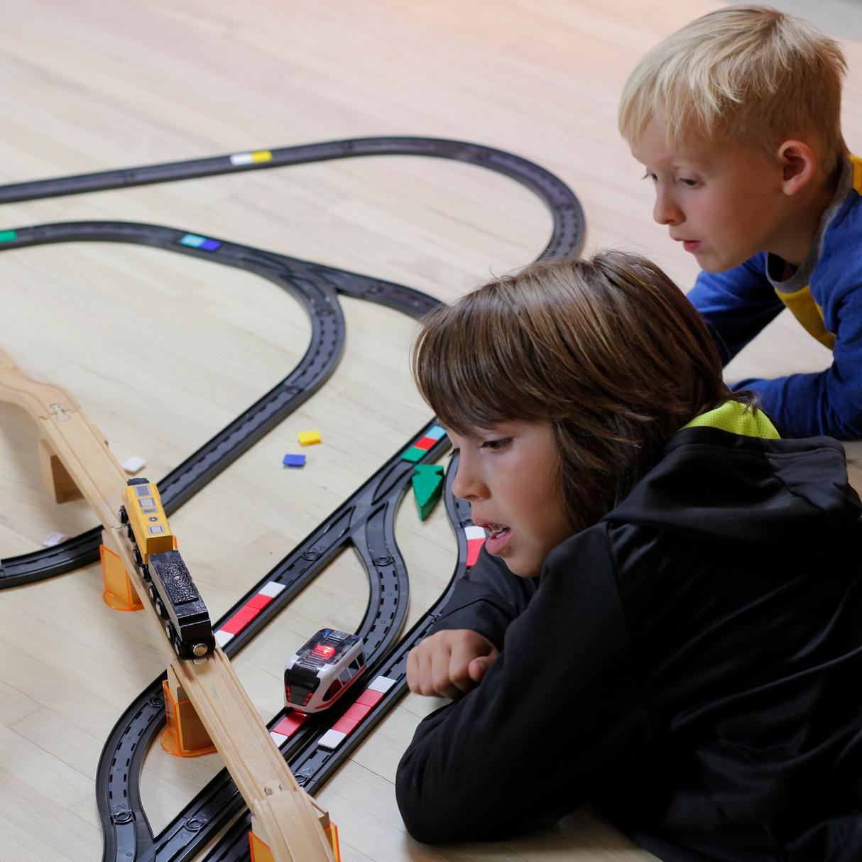 Intelino J-1 Smart Train Starter Set INT-J1-SS1-13
