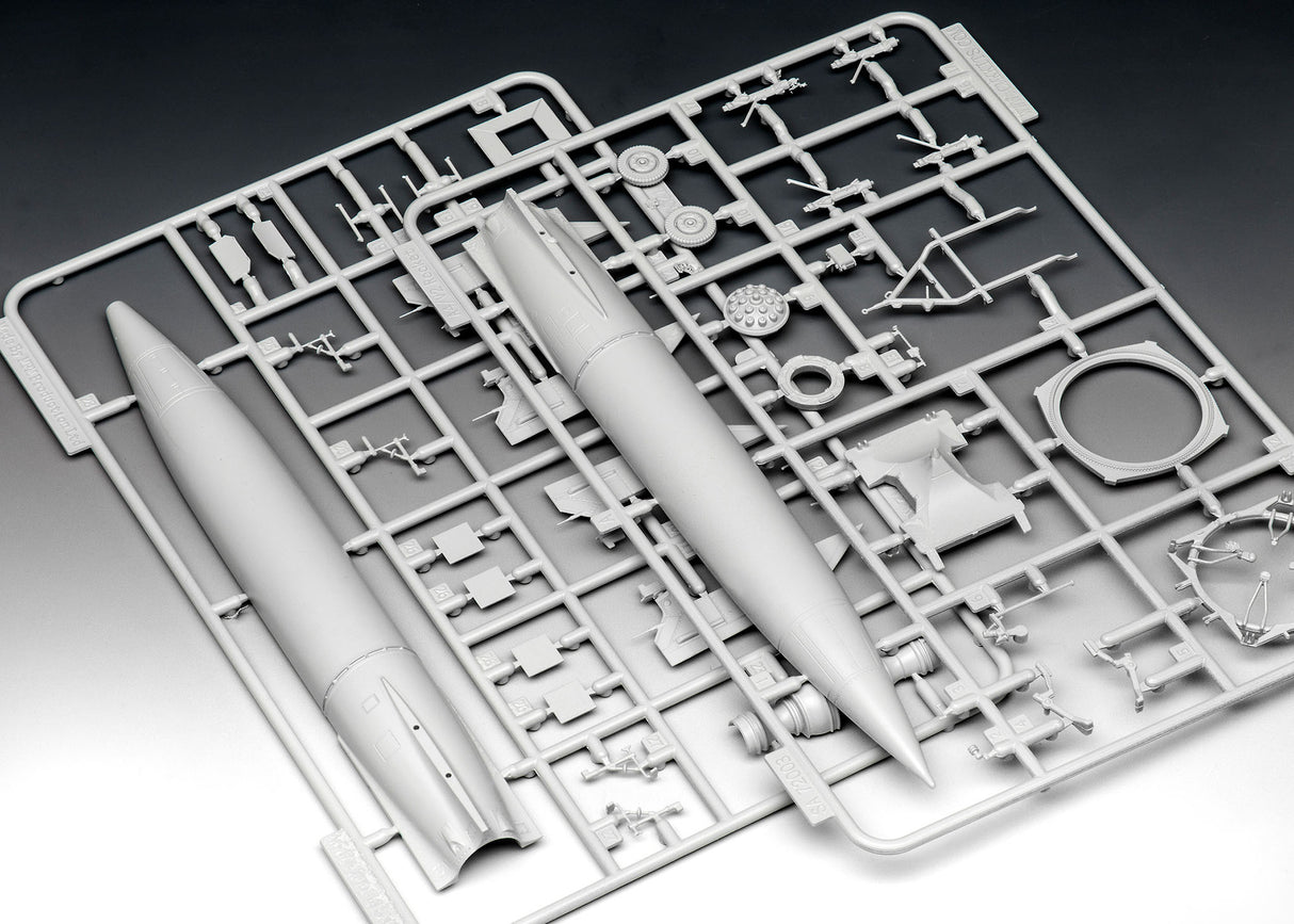 Revelli Plastic Model German A4/V2 Rocket Maßstab: 1:72 03309R