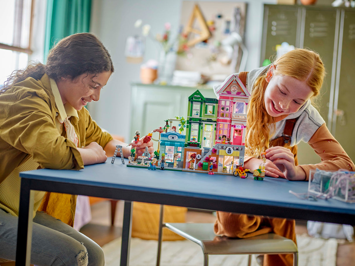 LEGO Friends  Heartlake City Apartments and Shops 42670L